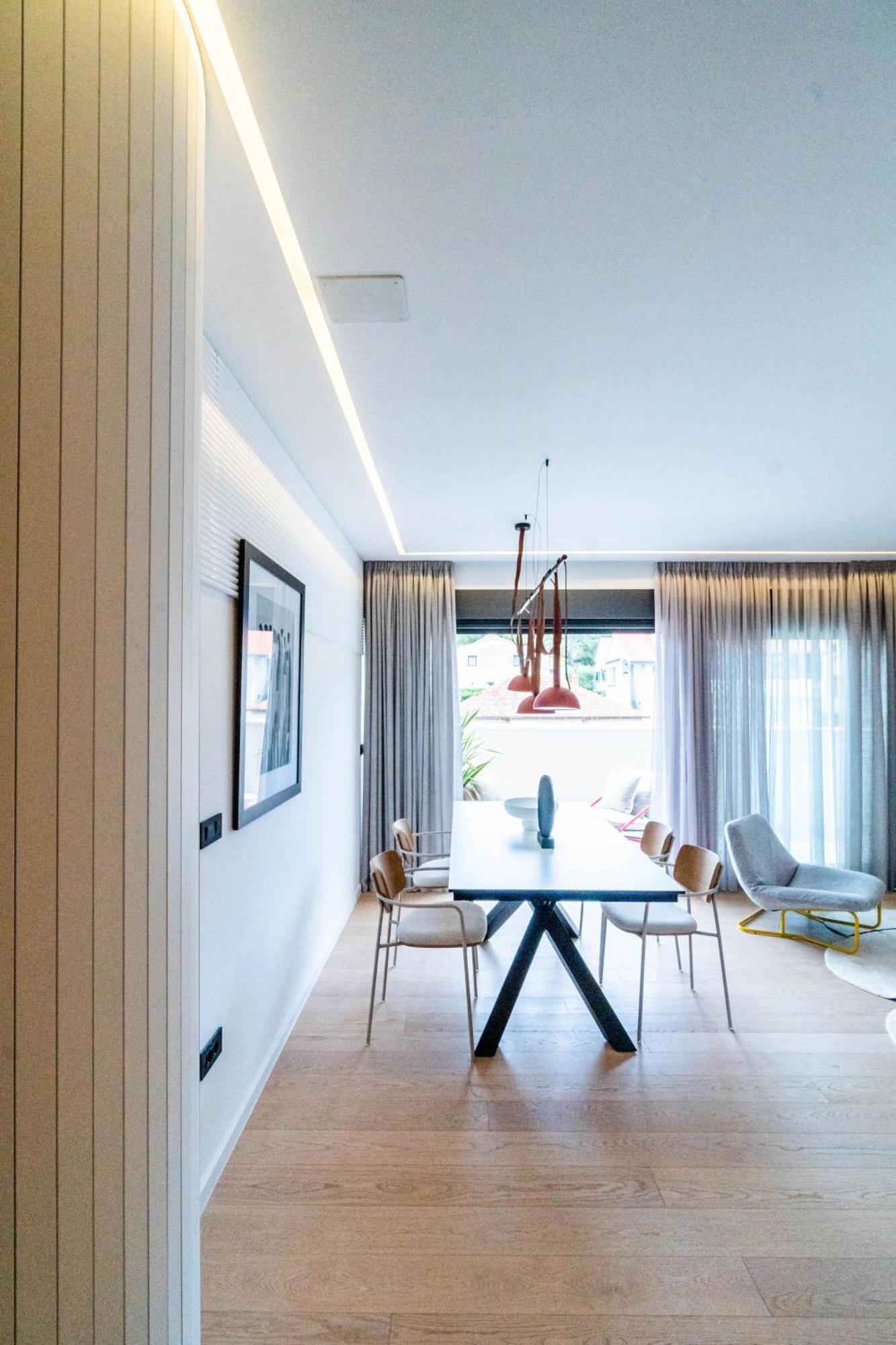 Sh Luxury Apartment